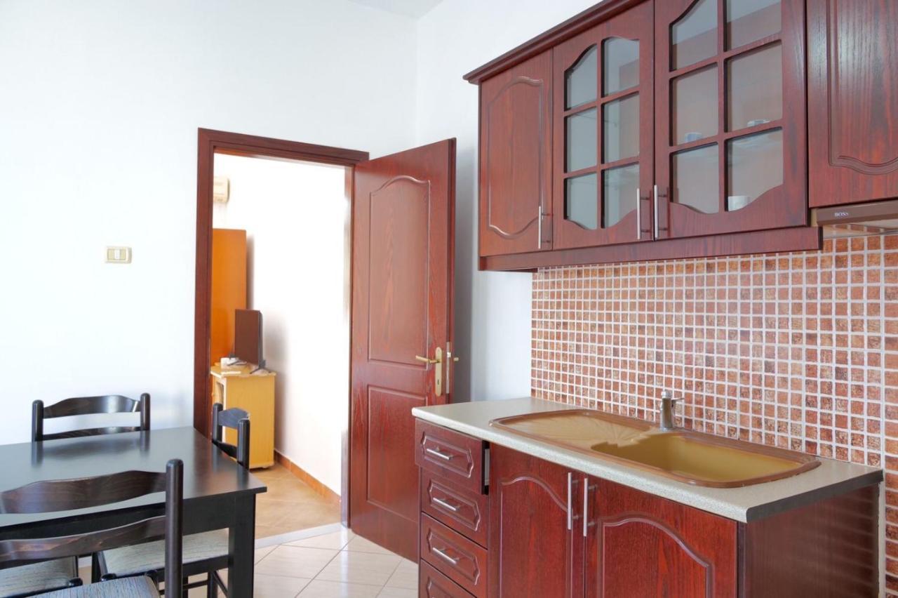 Vita Apartment - Spacious Garden And Balcony 5 Min To Beach & Center Ksamil Eksteriør bilde