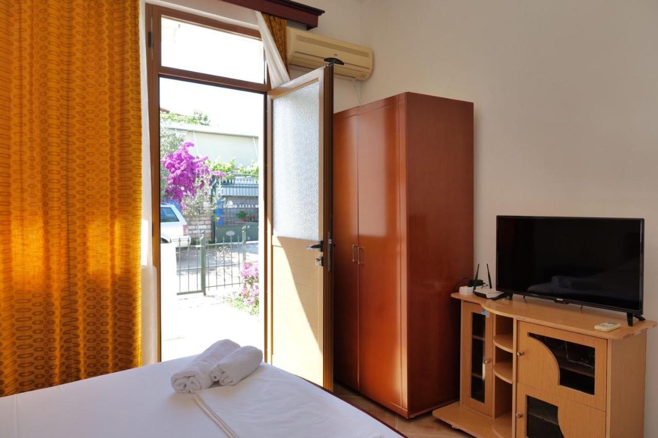 Vita Apartment - Spacious Garden And Balcony 5 Min To Beach & Center Ksamil Eksteriør bilde