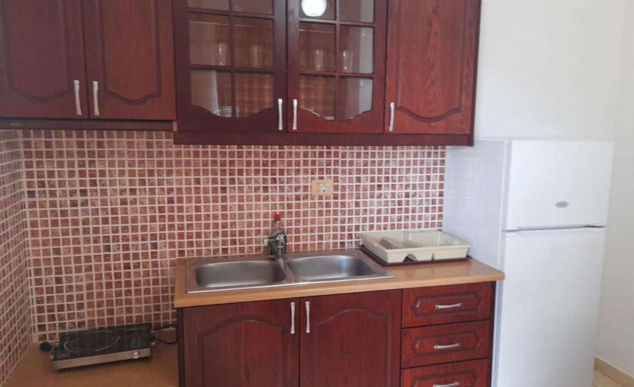 Vita Apartment - Spacious Garden And Balcony 5 Min To Beach & Center Ksamil Eksteriør bilde