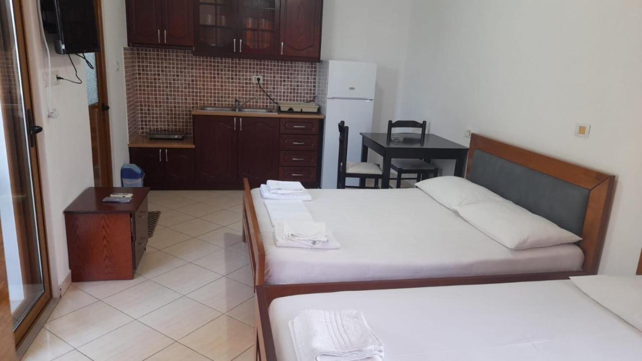 Vita Apartment - Spacious Garden And Balcony 5 Min To Beach & Center Ksamil Eksteriør bilde