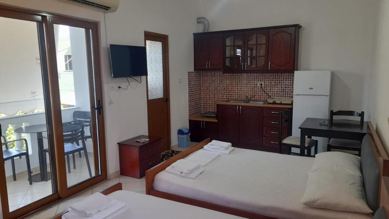 Vita Apartment - Spacious Garden And Balcony 5 Min To Beach & Center Ksamil Eksteriør bilde