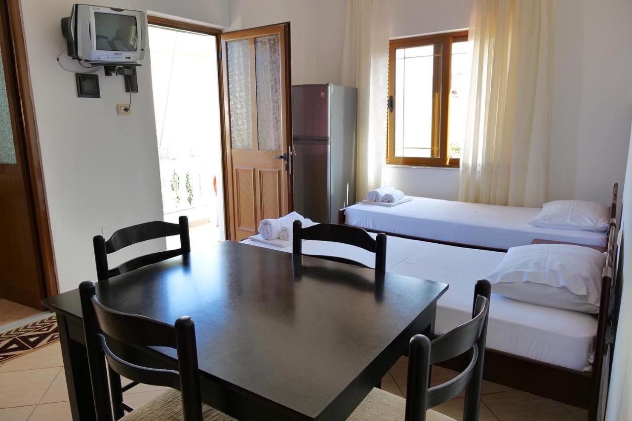 Vita Apartment - Spacious Garden And Balcony 5 Min To Beach & Center Ksamil Eksteriør bilde