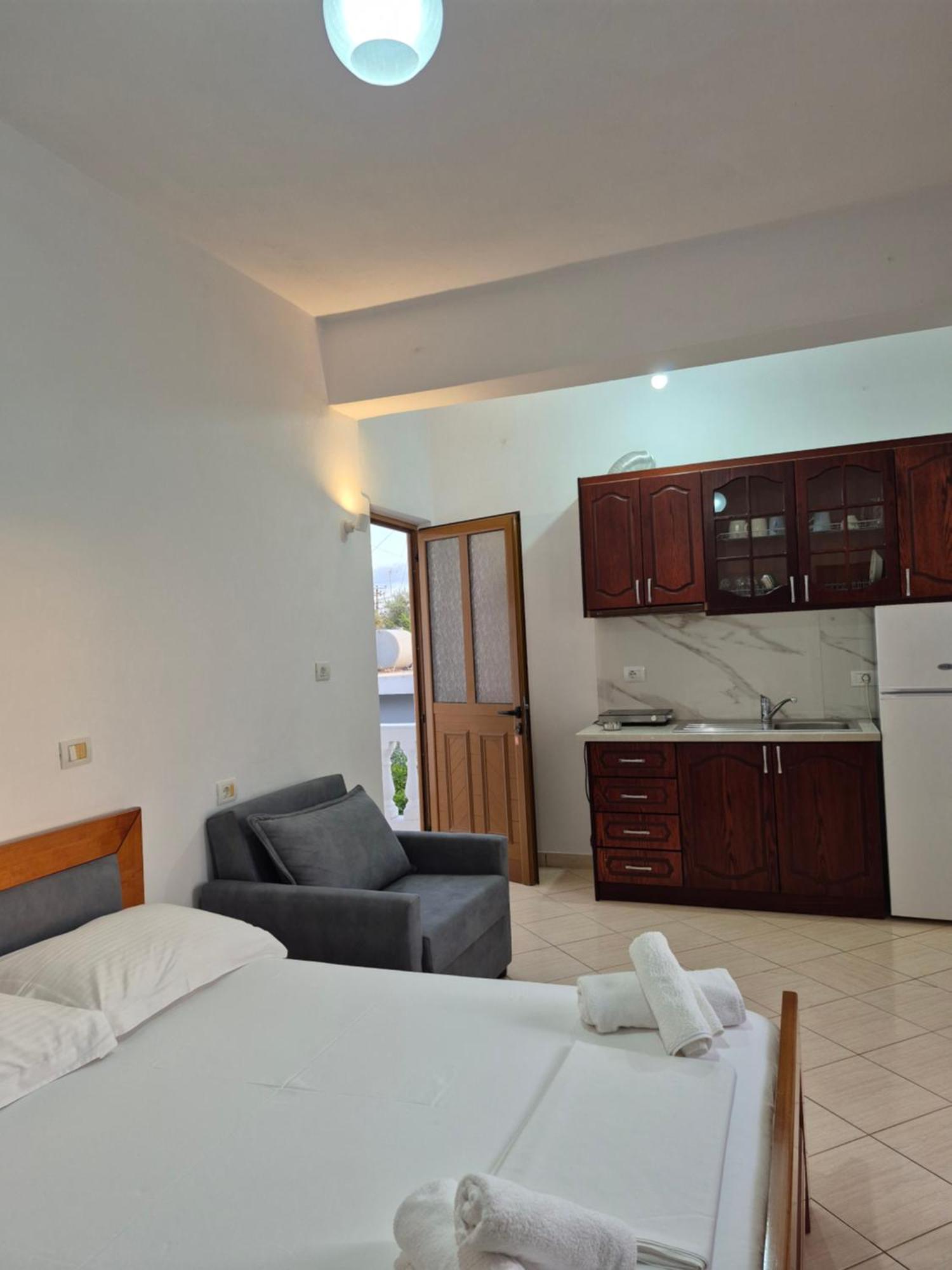 Vita Apartment - Spacious Garden And Balcony 5 Min To Beach & Center Ksamil Eksteriør bilde