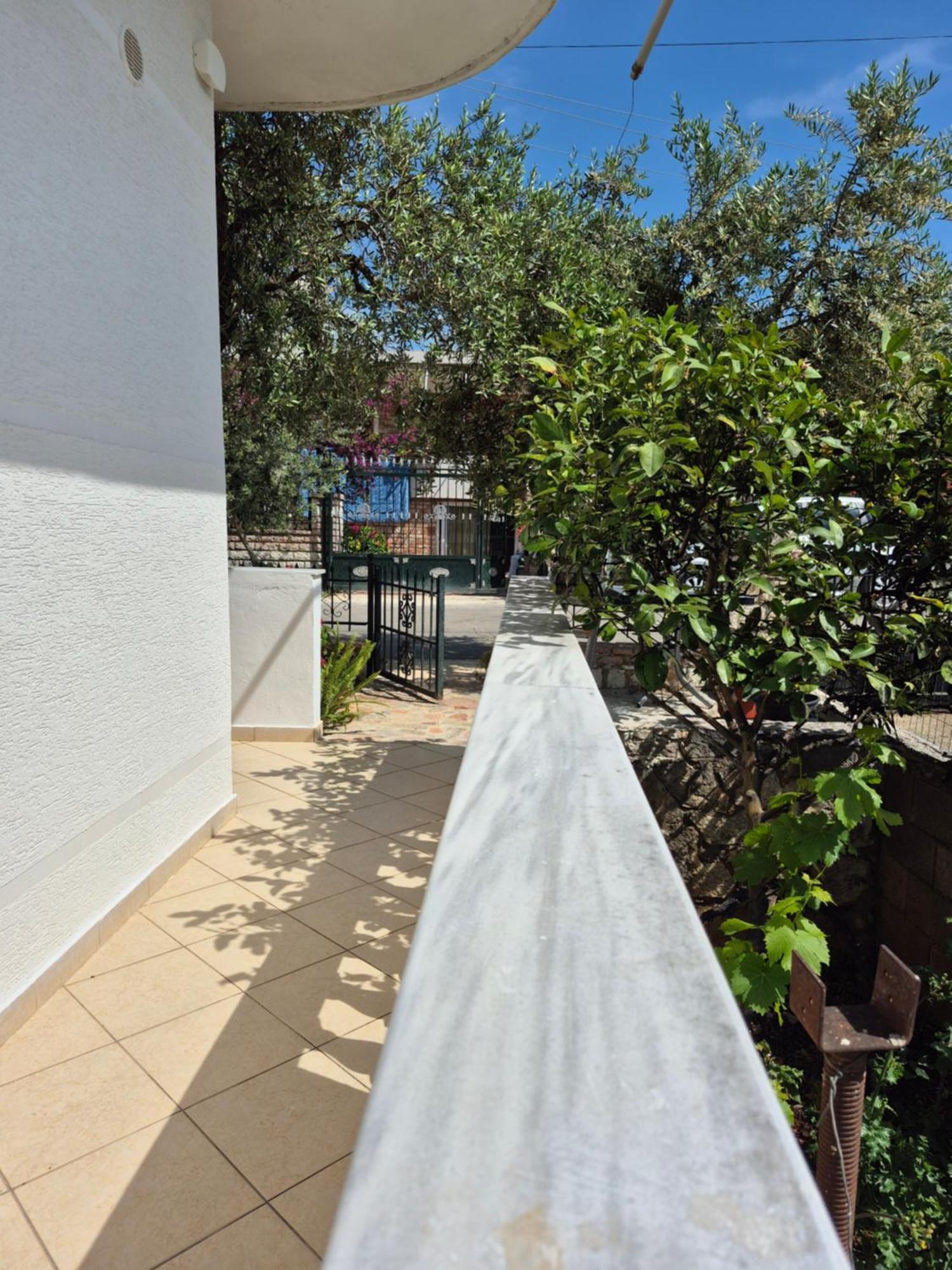 Vita Apartment - Spacious Garden And Balcony 5 Min To Beach & Center Ksamil Eksteriør bilde