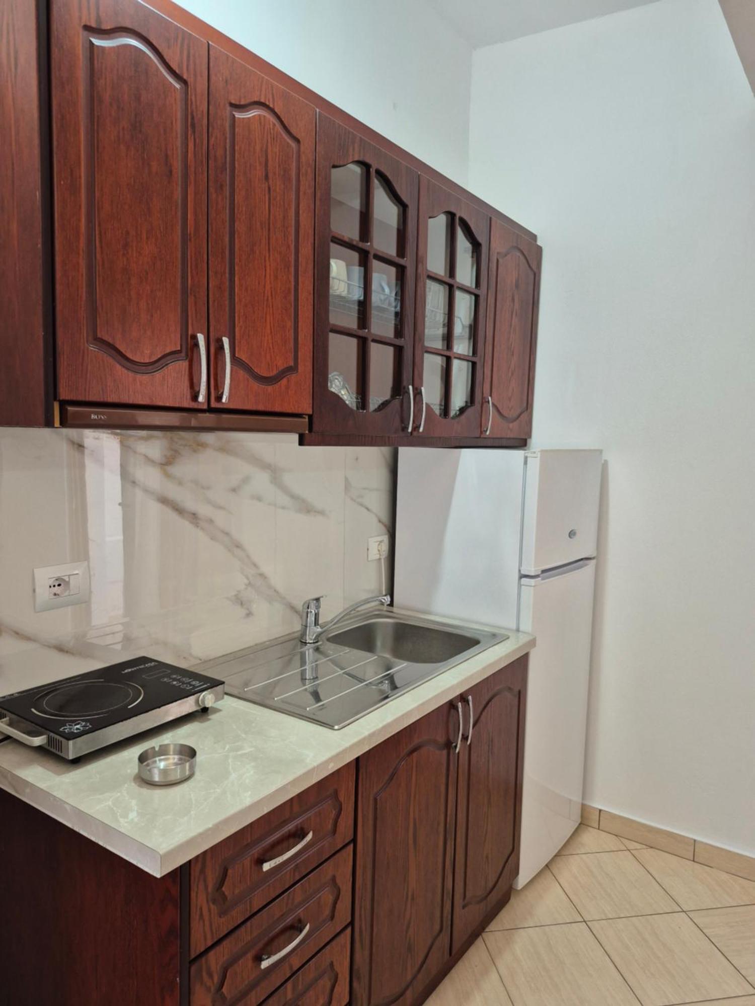 Vita Apartment - Spacious Garden And Balcony 5 Min To Beach & Center Ksamil Eksteriør bilde