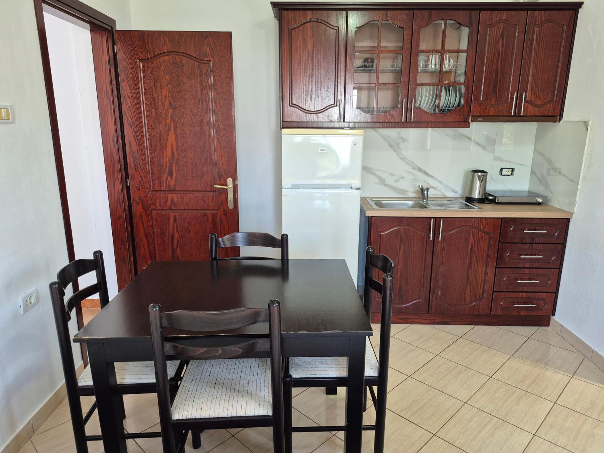 Vita Apartment - Spacious Garden And Balcony 5 Min To Beach & Center Ksamil Eksteriør bilde